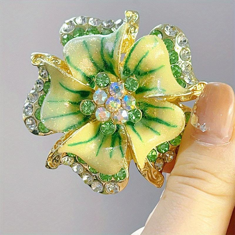 

Vintage Green Floral Brooch with Sparkling Rhinestones – Elegant Women’s Accessory for Parties, Zinc Alloy, Retro Style, Perfect for Banquets and Even