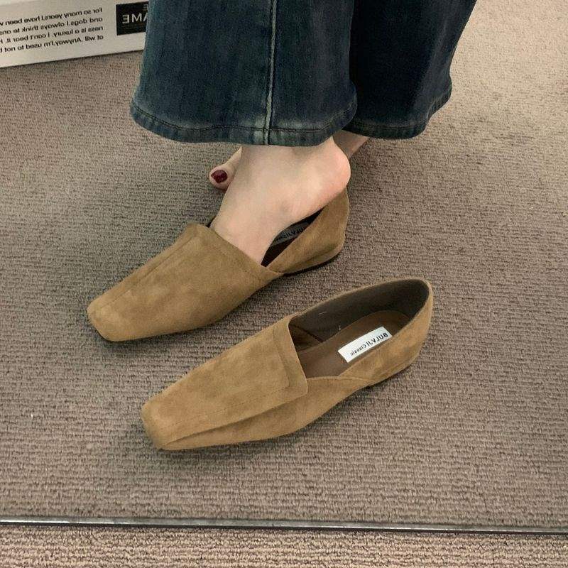 

Ретро замшевые туфли с квадратным носком, глубоким вырезом, на плоской подошве, одинарные, 2025 весна-осень, новые, простые и универсальные лоферы, офисные маленькие кожаные туфли 40 абрикосовый