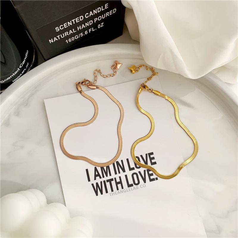 Trendy European & American Minimalist Gold Snake Chain Bracelet for Women in Titanium Steel