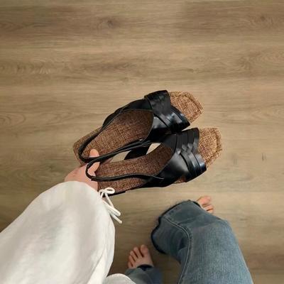 2025 zomer nieuwe niche design gevoel kruisband vakantie casual open teen dikke hak platte comfortabele sandalen dames