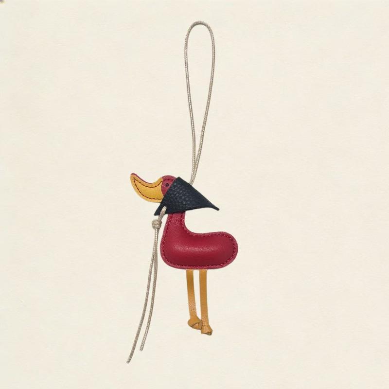 New Creative Scarf Duck Duck Duckling Car Keychain Leather Bag Pendant Pendant Car Keychain Decoration With Cute Keychain