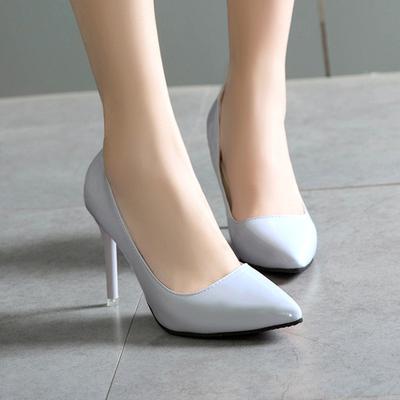 2025 Frühling neue einfarbige High Heels Damen Stiletto Ärmel Koreanische Version Einzelne Schuhe Spitz Leichter Mund Sandalen auf Lager
