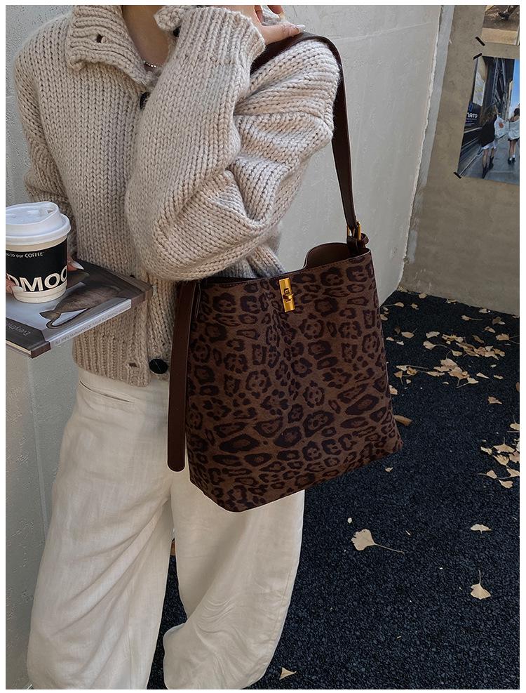 Leopard Print Suede Tote: Versatile Large-Capacity Crossbody for Autumn/Winter