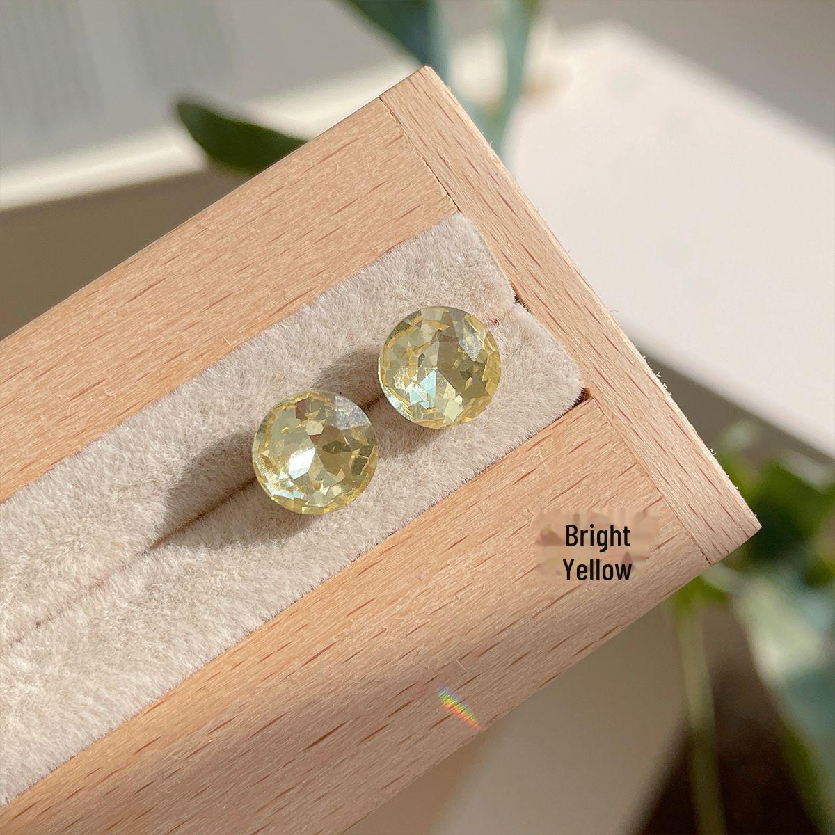 

Красочные 8-миллиметровые серьги Huazi для женщин со сверкающими цирконовыми гвоздиками — милые, стильные и уникальные повседневные аксессуары.