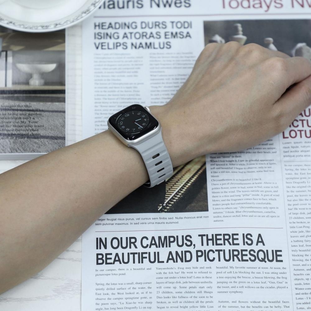 Magnetic Strap For Apple Watch Ultra 1 2 3 49mm 44mm 45mm 46mm 42mm 41 Sport Silicone Bracelet Belt IWatch Series 11 10 8 7 6 Se 3 Band