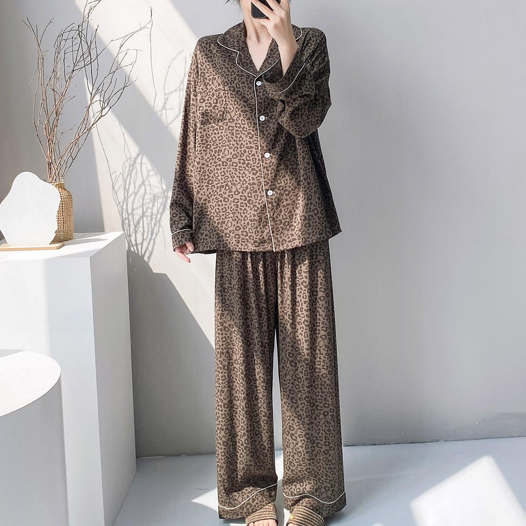 Leopard print lapel pajamas women's spring and summer long-sleeved cardigan homewear autumn cool cotton and silk suit can be worn outside large size