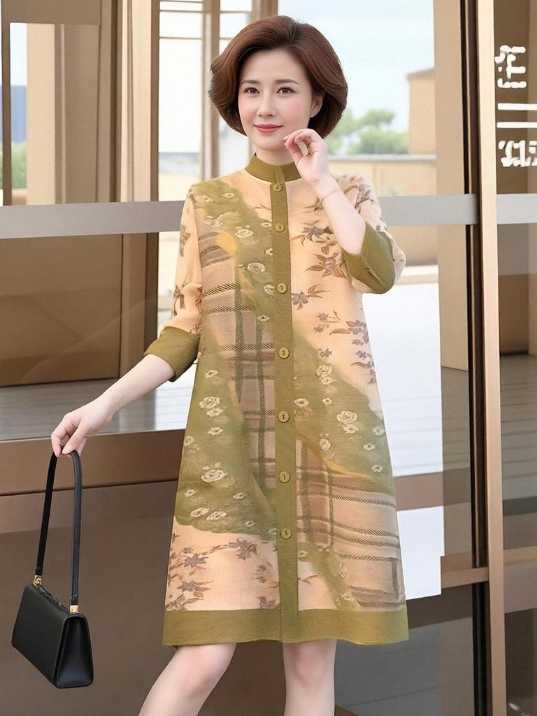 Frühlingshaftes Blumen-Faltenkleid - Elegant in Übergröße für Frauen mittleren Alters