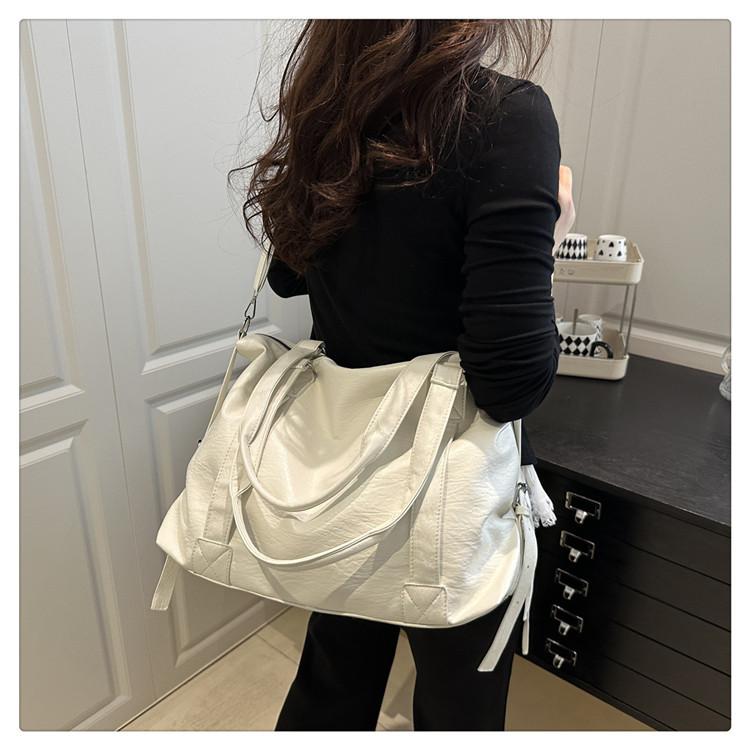 Spacious Faux Leather Tote Bag Zipper Closure Shoulder Handbag for Women