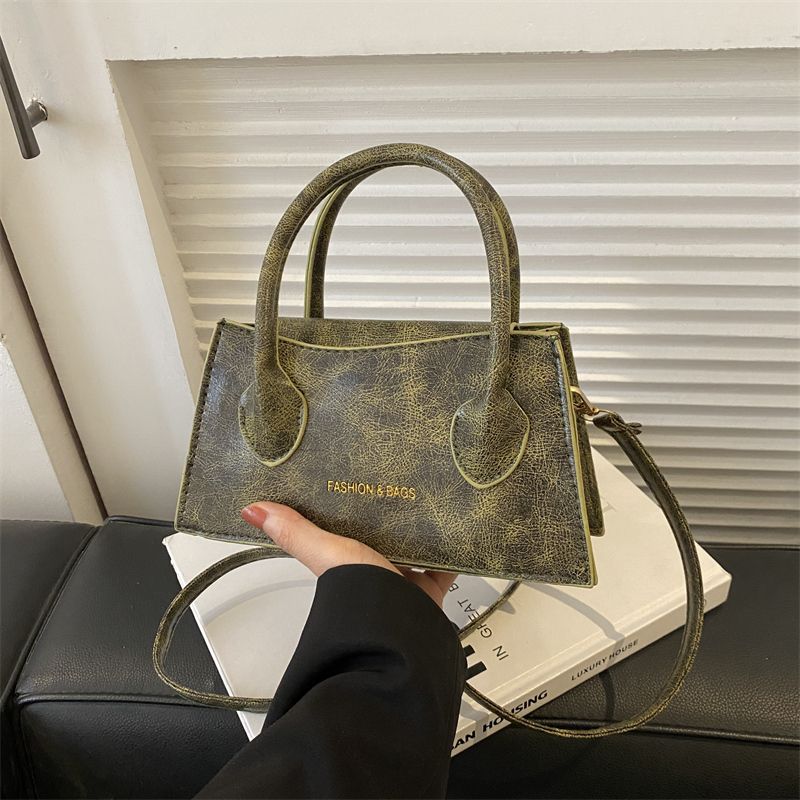 

Премиальная ретро сумка-тоут женская 2025 новая модная на плечо, сумка-мессенджер, простая, для通勤, нишевая, маленькая квадратная сумка зелёный