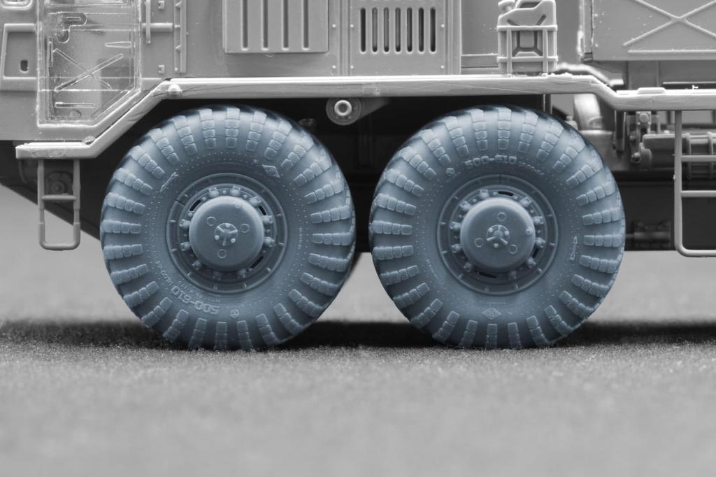 Scale Tractor Wheel Set Plastic Model Parts SCXWM72005S Scale-X 1/72 MAZ-537 I-170 Weight-Deforming (9 Pieces) (for Trumpeter/Takom) (Military