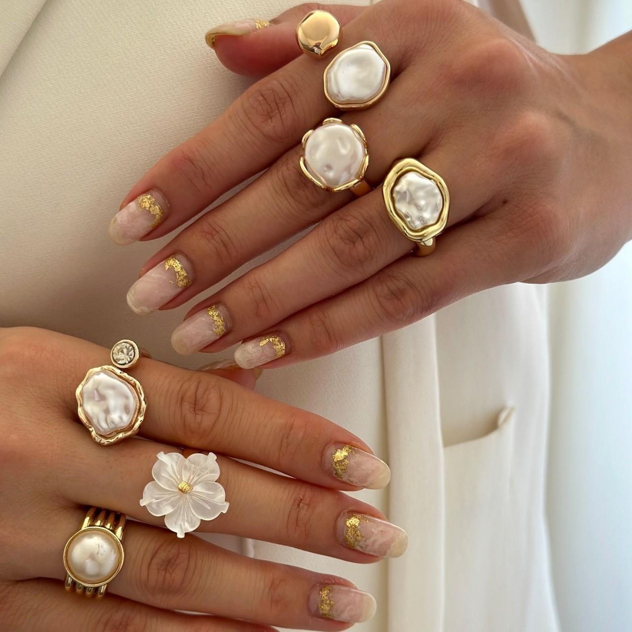 Retro French imitation pearl ring set wholesale niche high sense irregular flower temperament Internet celebrity jewelry women