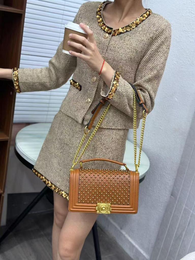 Pearl-Embellished Crossbody Bag with Half-Round Buckle and Chain Strap