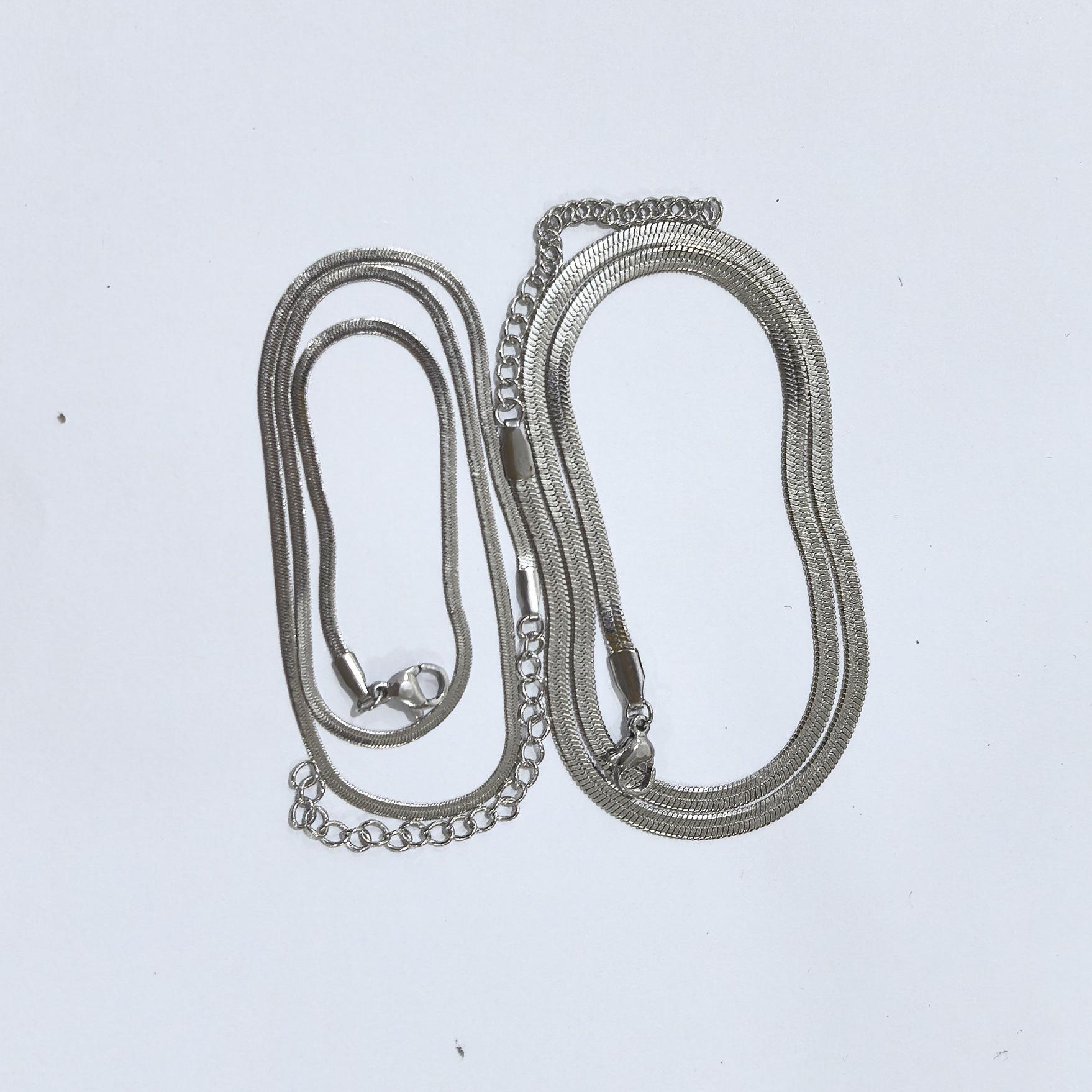 Stainless Steel Snake Bone Chain: Simple, Durable, Non-Fading Titanium Steel Clavicle Chain - Versatile and Hot-Selling.