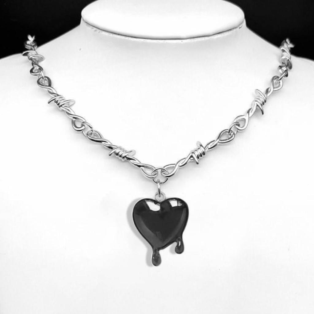 Love Heart Pendant Necklace With Cross Chain For Women Fall 2024 Fashion