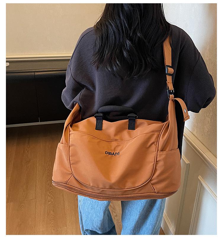 Women's Large Capacity Expandable Duffel Bag - Lightweight, Fashionable, Crossbody for Business Trips and Sports Fitness