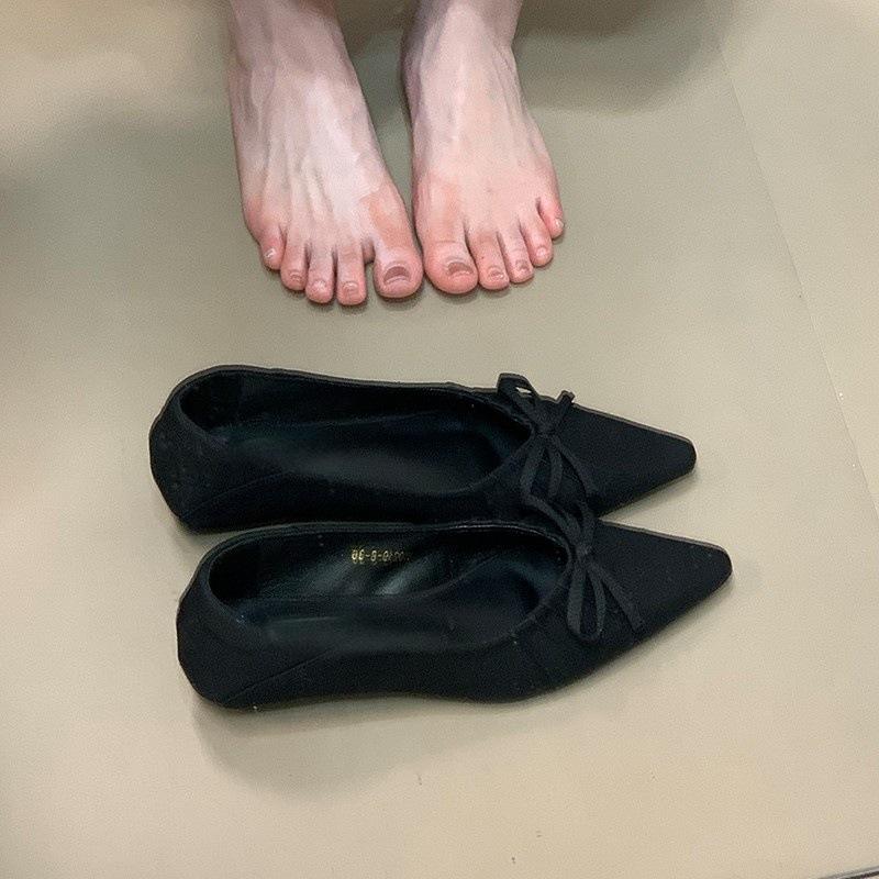 Temperament Bow Pointed Head Shallow Mouth Versatile Ladyshoes Women's Folds 2025 Summer New Single Shoes