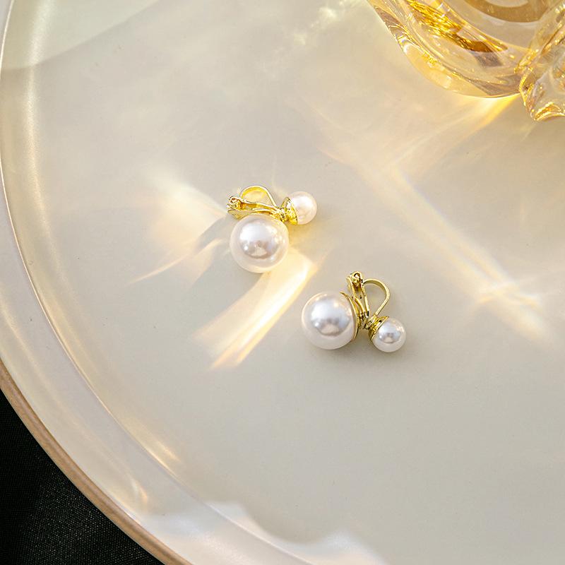 French Light Luxury Pearl Earclips, Niche Retro Temperament Earrings, High-End And Unique Earrings
