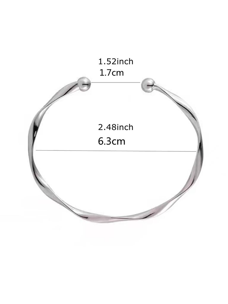 A French-Style Retro Twisted Möbius Silver Bracelet, Minimalist European and American Style Open Bracelet, Unique Design Versatile Commuter Accesso