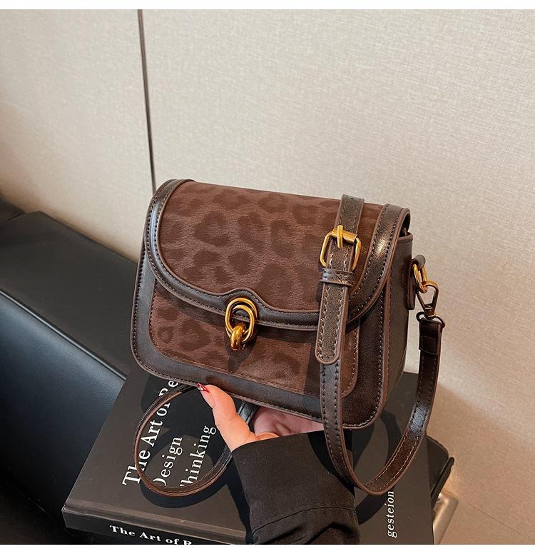 Retro Commuter Large-capacity Bag Women's 2025 New Casual Autumn and Winter Versatile Shoulder Messenger Bag Small Square Bag