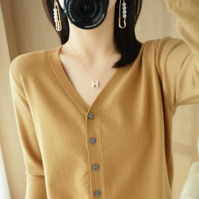 Spring and Autumn Knitted Cardigan Women's V-neck All-match Sweater Thin Short Outer Top Loose Long-sleeved Sweater Jacket