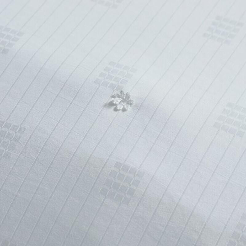 BAIWEISI Fine Woven Jacquard Quilt