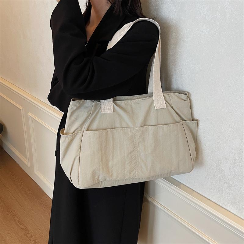 2025 New Large-capacity Commuting Shoulder Handbag Travel Bag Women's Commuting Bag