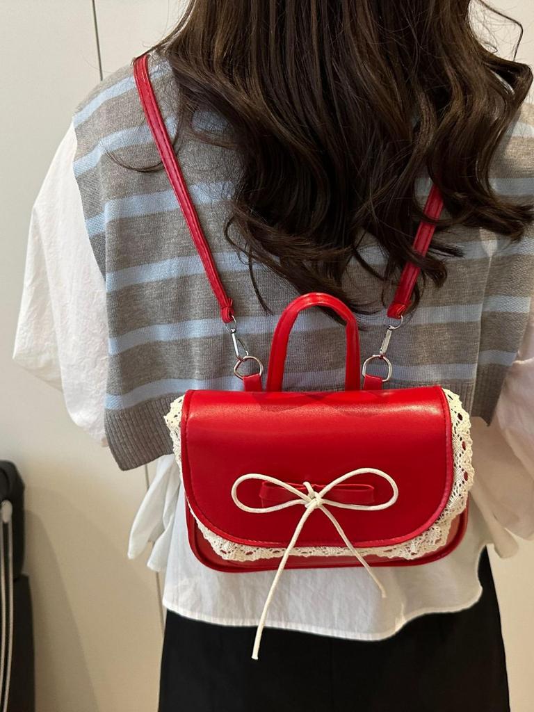 Modny damski plecak na jedno ramię z koronką i kokardą na lato 2025