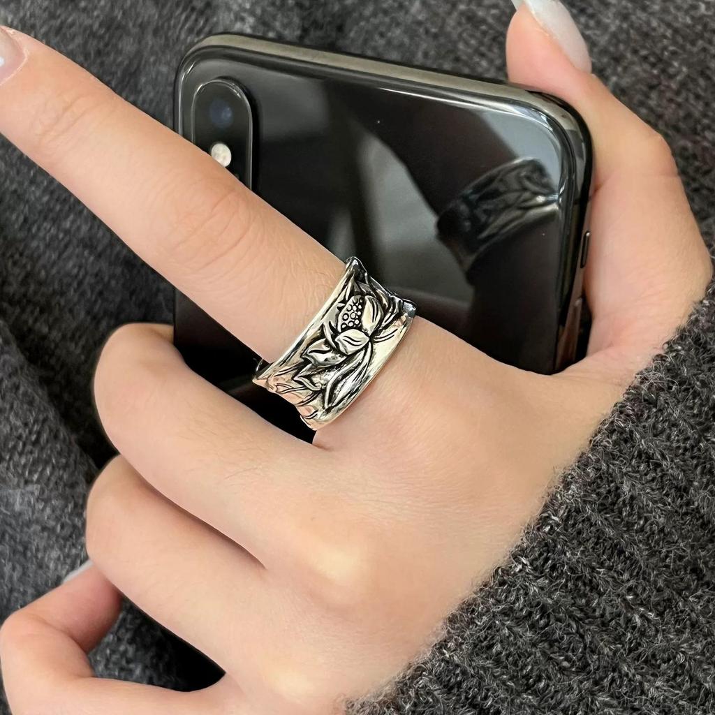 Adjustable Retro Lotus Flower Ring for Women – Artistic, Creative, and Trendy Fashion Statement