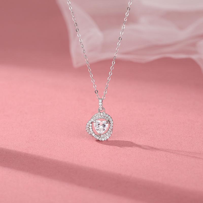 Wrapped Love Necklace Fresh, Sweet, Personalized Temperament, Girls' Feeling, Small Crowd Collar Chain