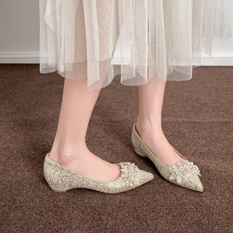 

Модные туфли-лодочки на низком каблуке для женщин 2025 Новые весенне-осенние на толстом каблуке, с мягкой подошвой, с острым носком, с мелким вырезом 34 шампанского