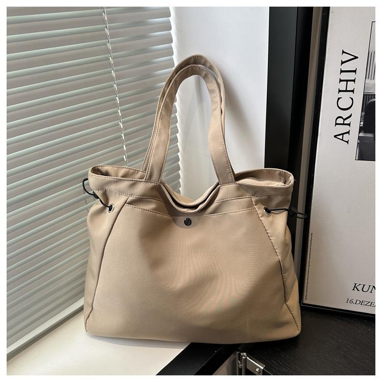 The New Pleated Strap Is Popular This Year, Large-capacity Summer Pendant, Solid Color Shoulder Tote Shoulder Bag.