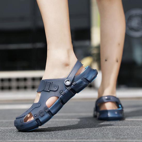 Cave Shoes for Men, Sandals for Summer Fashion, Breathable Beach Shoes for Outdoor Wear, Dual-purpose Sandals with Men's Toe Caps, Slippers