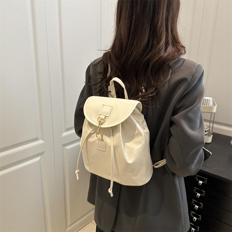 Fashionable and Versatile Backpack for Women, New Travel Bag, High-end Leather Casual Commuting Backpacks