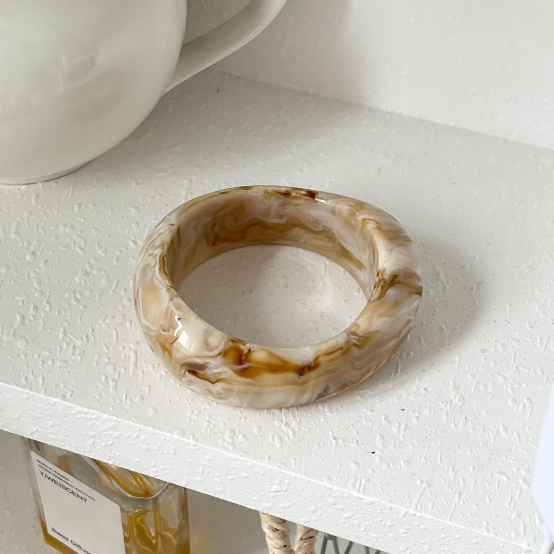 

DIEZI Simple Punk Acrylic Resin Wide Bangles Hip Hop Brown Beige Irregular Geometric Bangles Bracelets For Women Men Jewelry