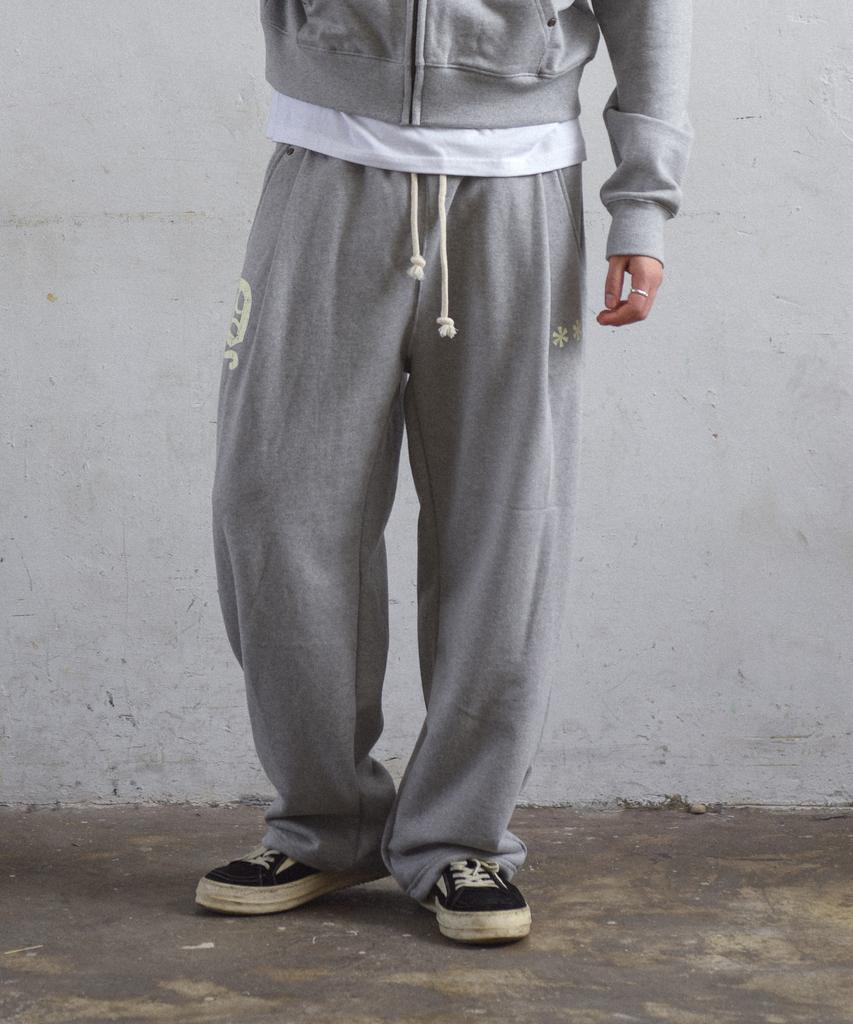 AMOU D-Star One Tuck Sweat Pants Gray