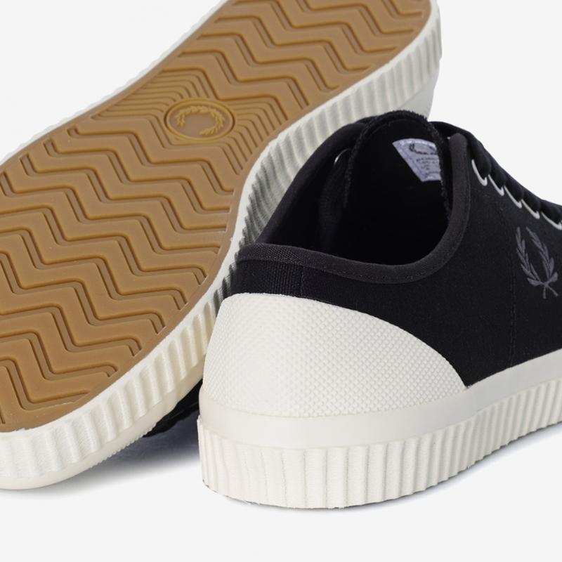 Fred Perry Unisex Low Top Canvas Sneakers Hughes Low Canvas Sfpu2334365 T38