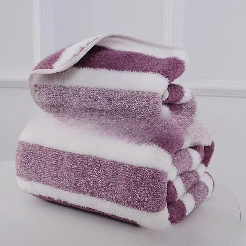 

Мягкие и Впитывающие Банные Полотенца Премиальные Толстые Хлопковые Полотенца для Лица Быстросохнущие Высоковпитывающие для Взрослых и Детей Идеальны для Ванны Душа 75*35 фиолетовый