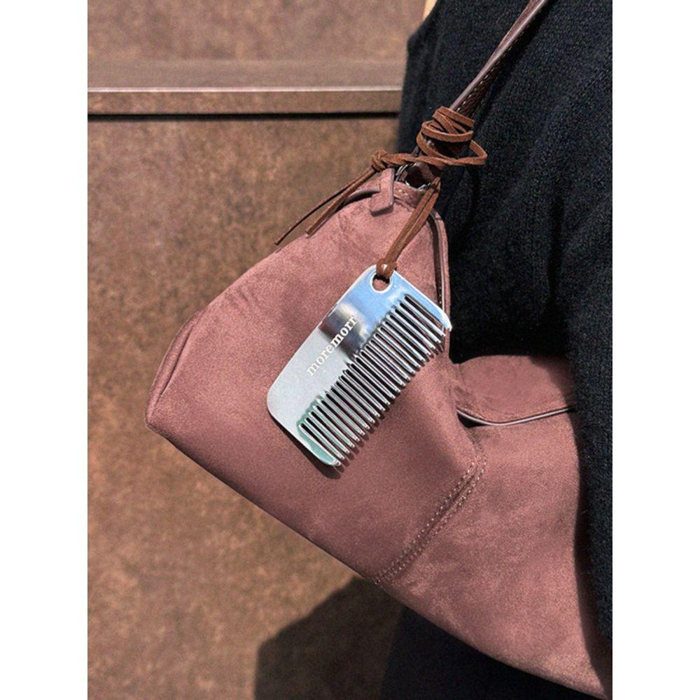 

moremorr Comb Charm_Suede Brown Suede Brown