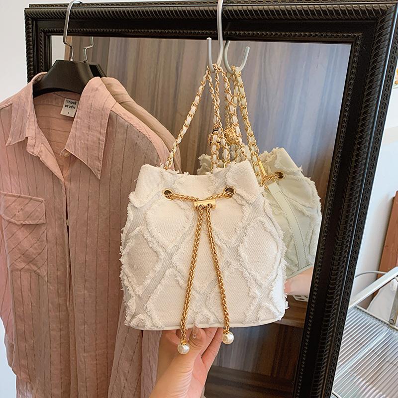 

Ромбовидная джинсовая сумка 2024 года, новая, цепочка, ароматное ведро, подмышка, большая вместимость, одно плечо, кроссбоди, женская сумка, популярная