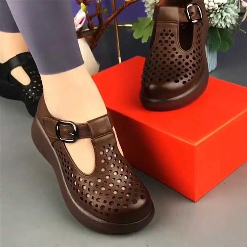 Soft leather sandals women's medium heel thick heel non-slip hollow breathable hole shoes 2025 summer cool boots middle-aged and elderly mother shoes