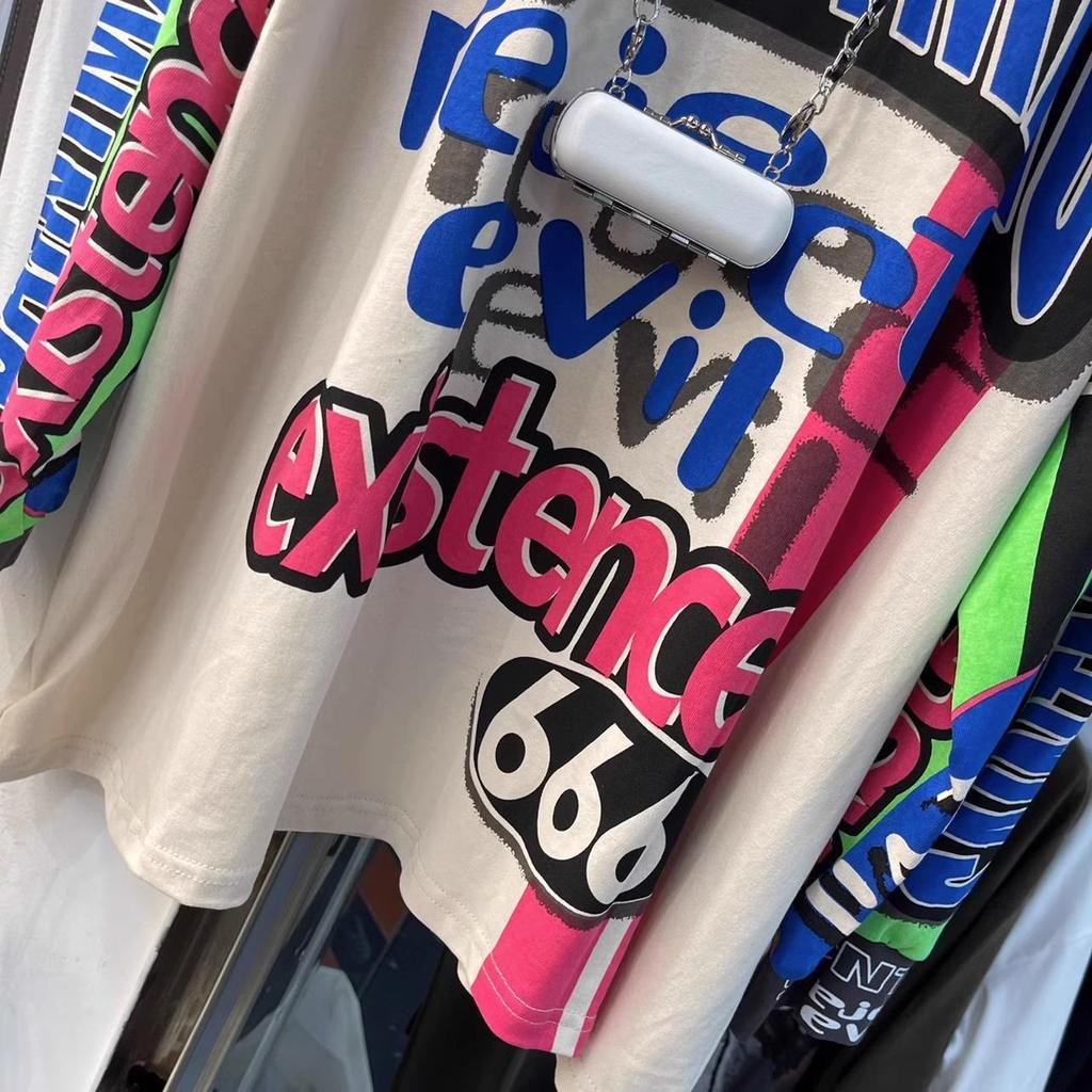 T-shirt damski plus size z nadrukiem graffiti, z okrągłym dekoltem i długim rękawem - Odmładzający luźny krój, 2-300 catties