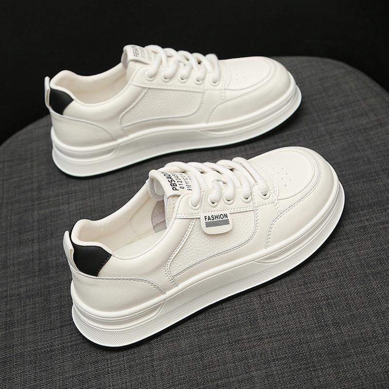 Stepping on shit little white shoes women's 2025 new popular versatile flat-bottomed imitation leather casual sports soft-soled student board shoes