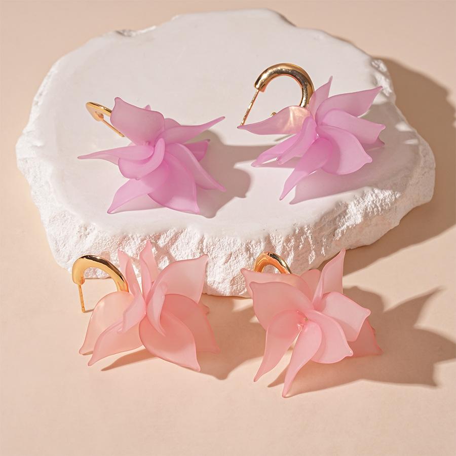 Super Fairy Sweet Acrylic C-shaped Flower Silver Needle Earrings Fresh Petals Personality Niche High-end Earrings 