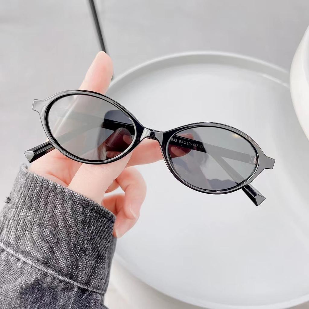 Nerd-Brille Farbe Ovaler Rahmen Antik Retro Kann mit Kurzsichtigkeit Schlichtes Gesicht Blaulichtschutz kombiniert werden