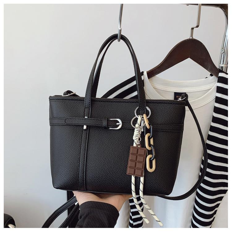 

Large Capacity Bag Women s New Fashionable Versatile Commuter Shoulder Bag чёрный