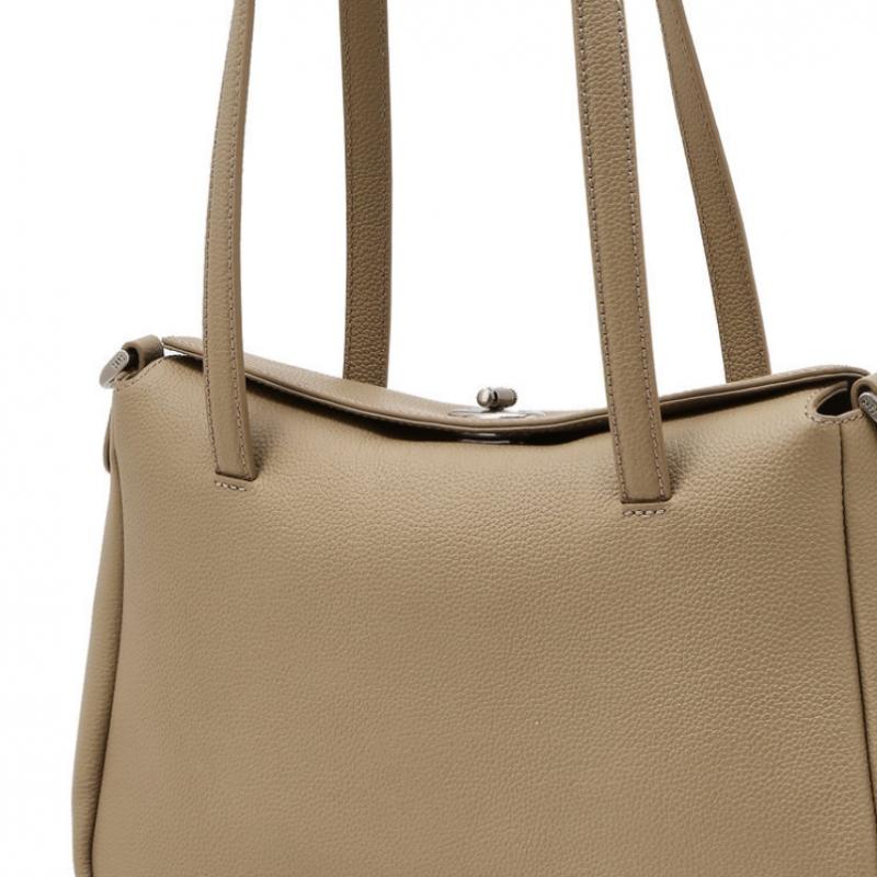 Daks Flap ShOulder Bag M With O lOck decOratiOn tOppe