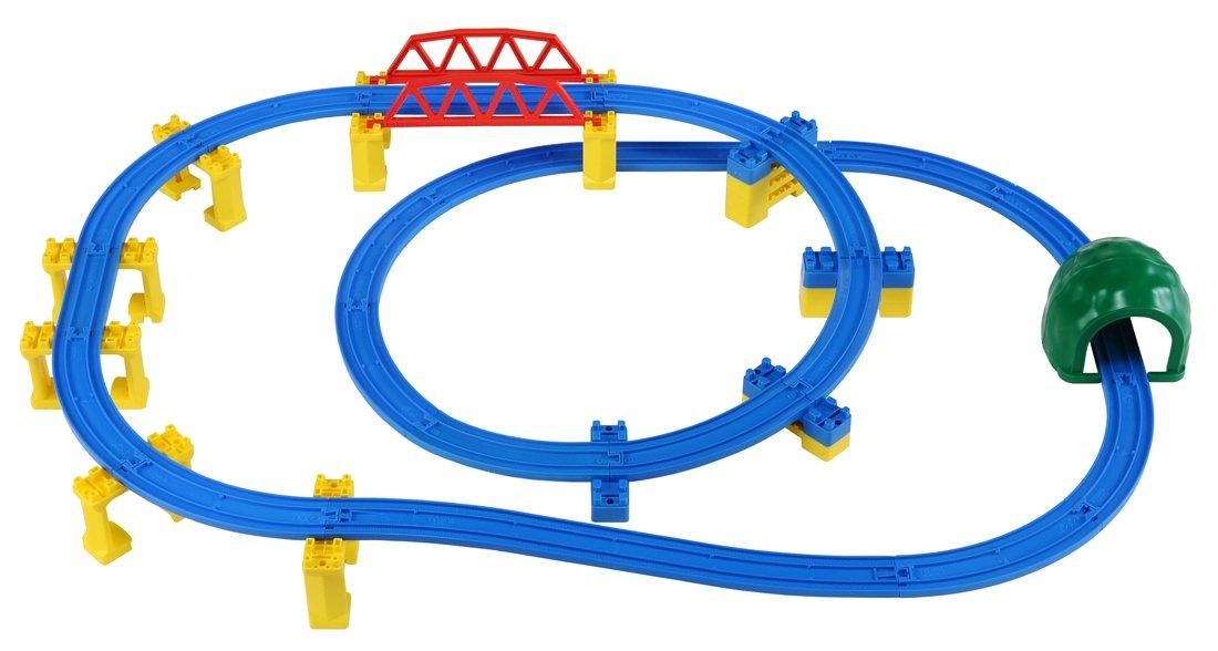 Enjoy climbing up and down the slope with Plarail