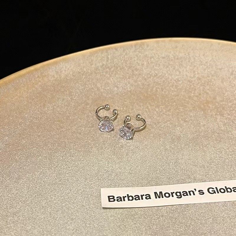 

Accessible Luxury Ear Clip Fancy Female Bows Large Zircon Earbone Clip