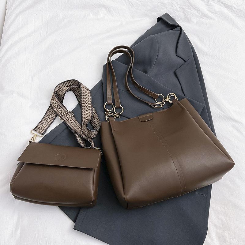 

Large capacity bag women s 2025 new trendy autumn tote bag college students class shoulder commuter bag shopping bag Small коричневый