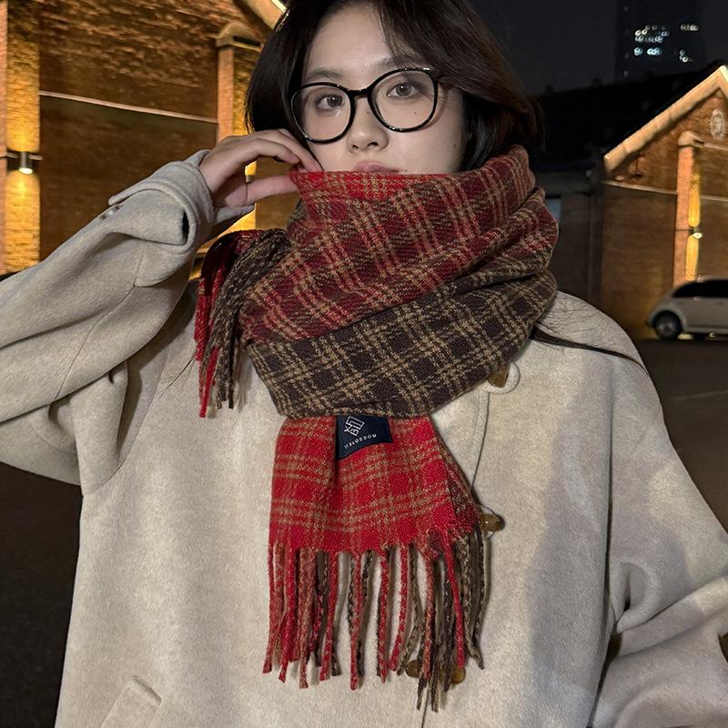 Plaid Scarf for Girls in Winter New Double Sided Korean Style High End Thickening with Coat Retro Scarf